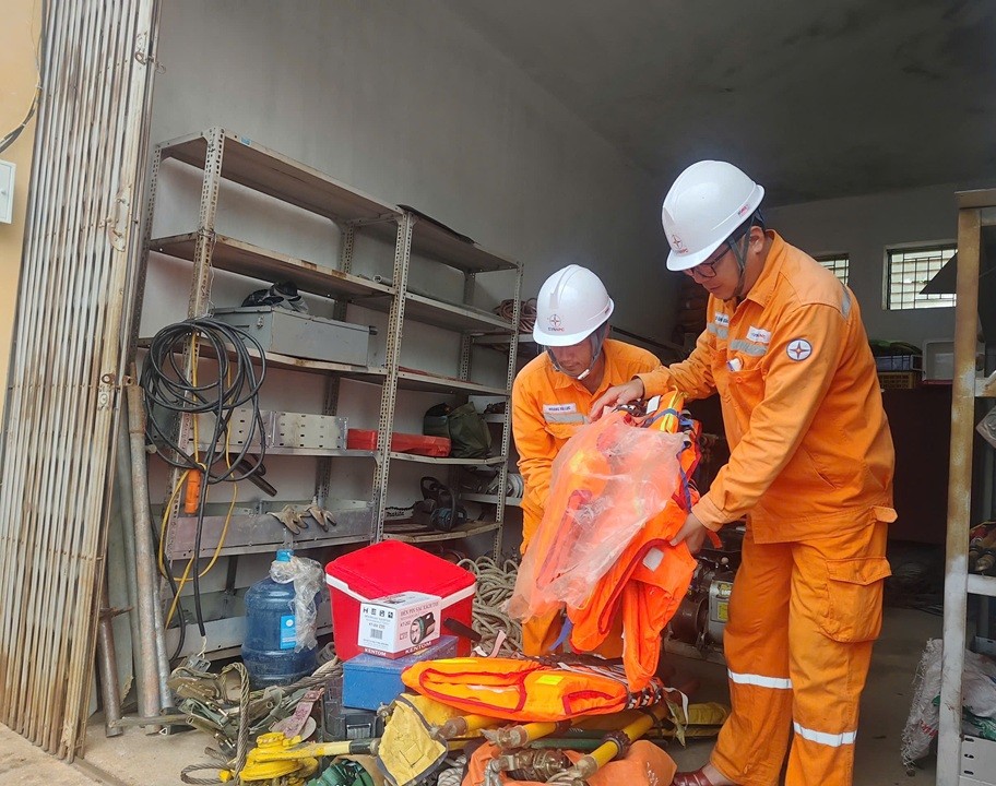 Tổng công ty Điện lực miền Bắc chủ động ứng phó – quyết liệt khắc phục lưới điện sau bão số 5